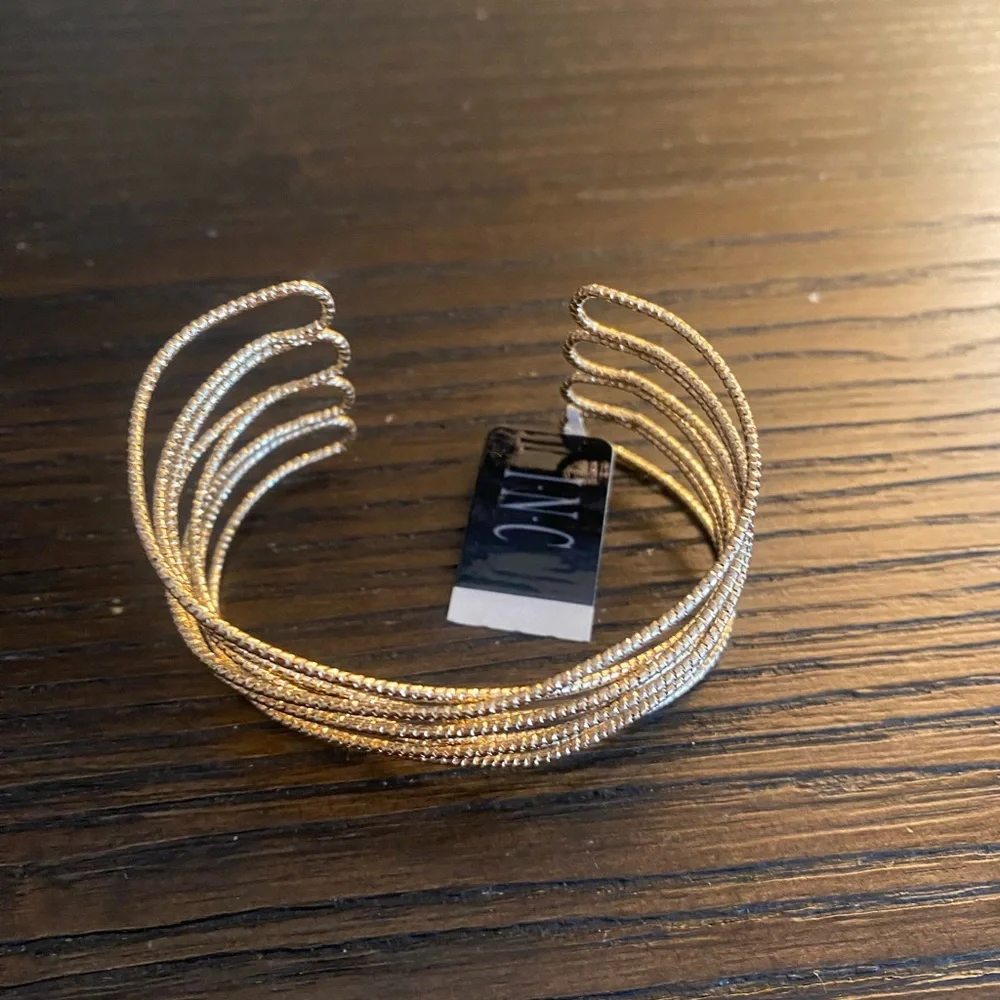 NEW INC International Concepts cutout cuff bracelet